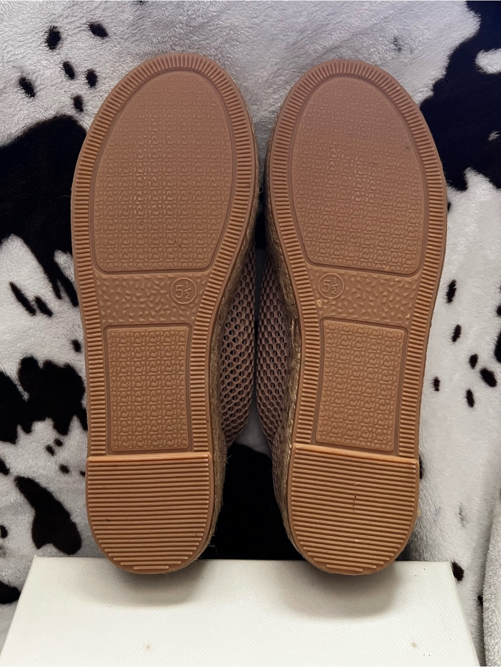 Marc Fisher LTD Macey Perforated Sneaker - Picture 4 of 7